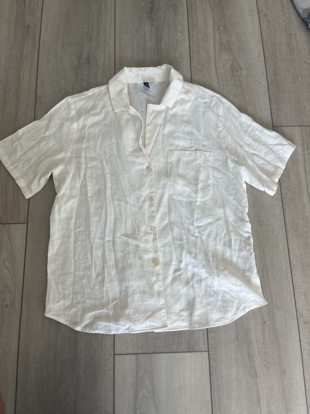 H&M Divided Short Sleeve Button Down Shirt Size S White Linen Blend